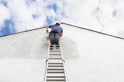 Peinture extérieure à Escaro — façades et ravalement